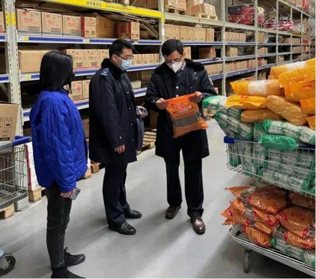 區市場監管部門對問題酸菜及粉條進行監督檢查抽檢